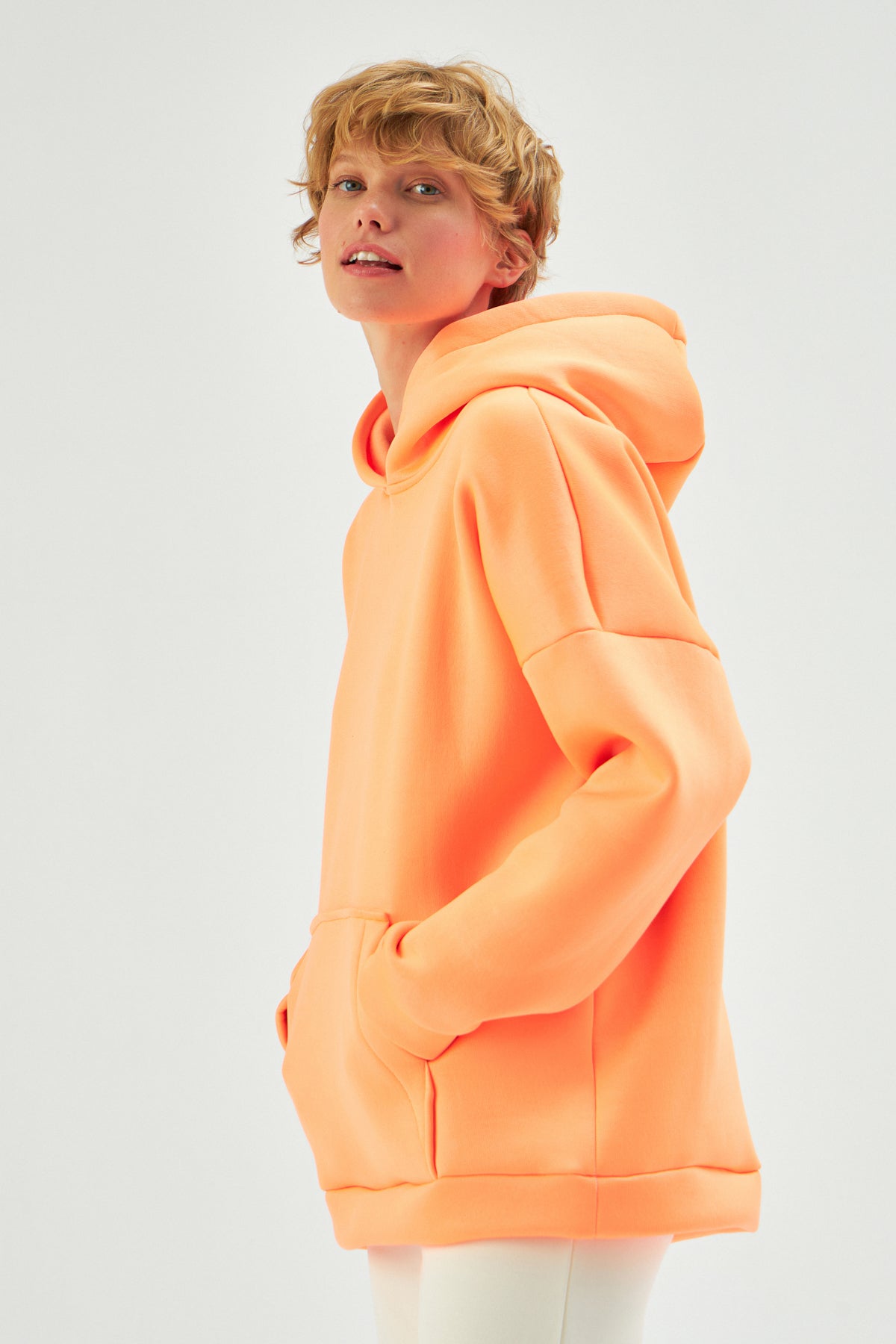 MUNI MUNI -  Oversize Neon Hoodie - orange