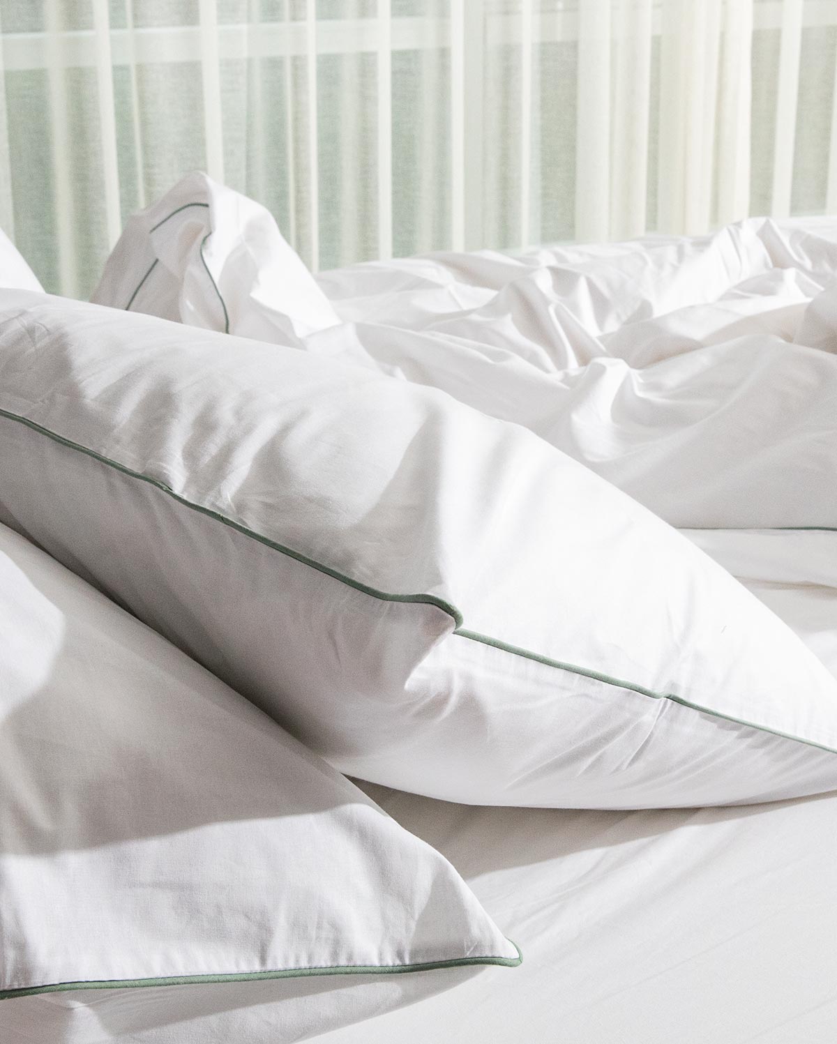 Classic Percale - Duvet Cover Set - White with Jade Green Piped Edge