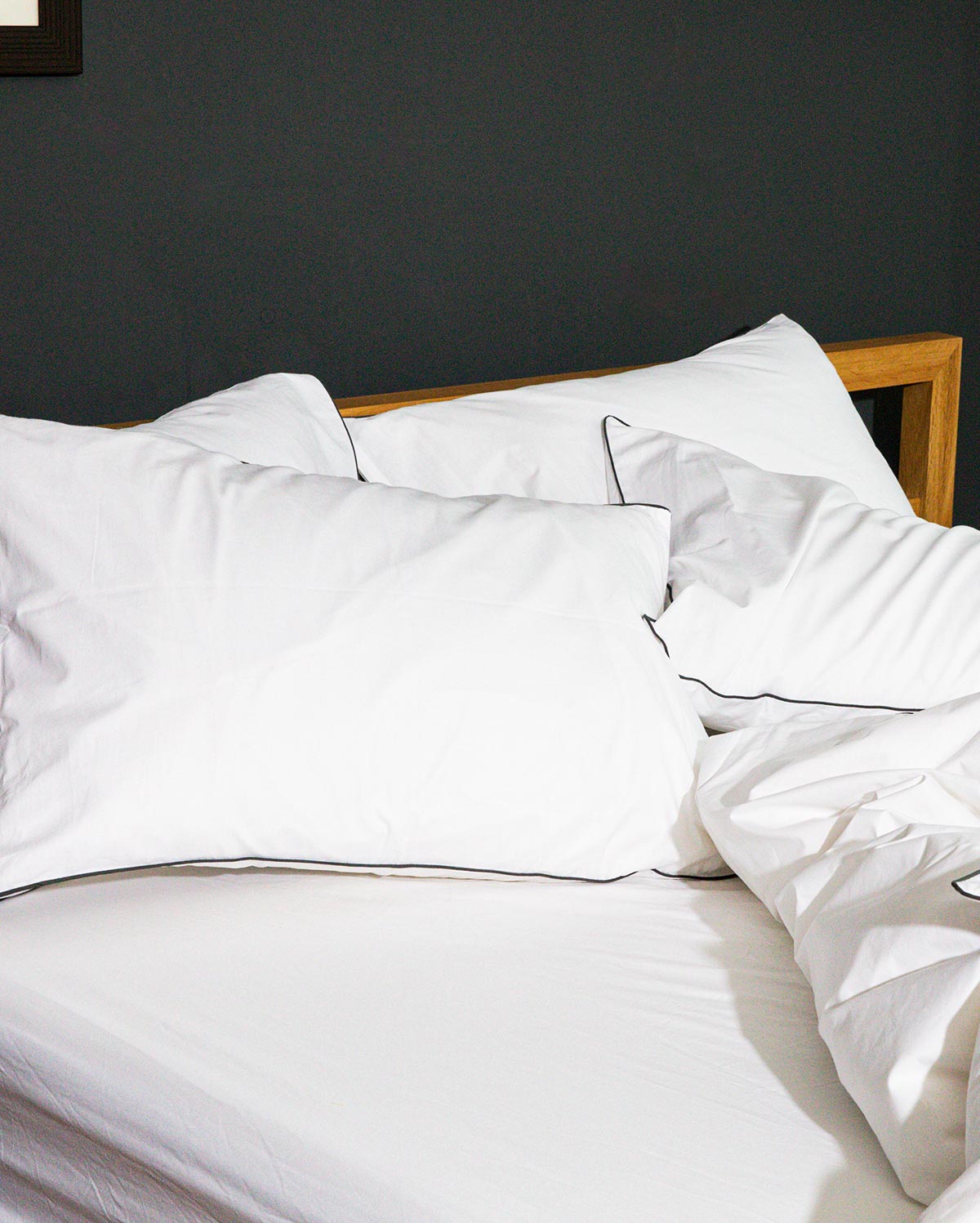 Classic Percale Pillowcase 2pcs- White with Anthracite Pipe Edge