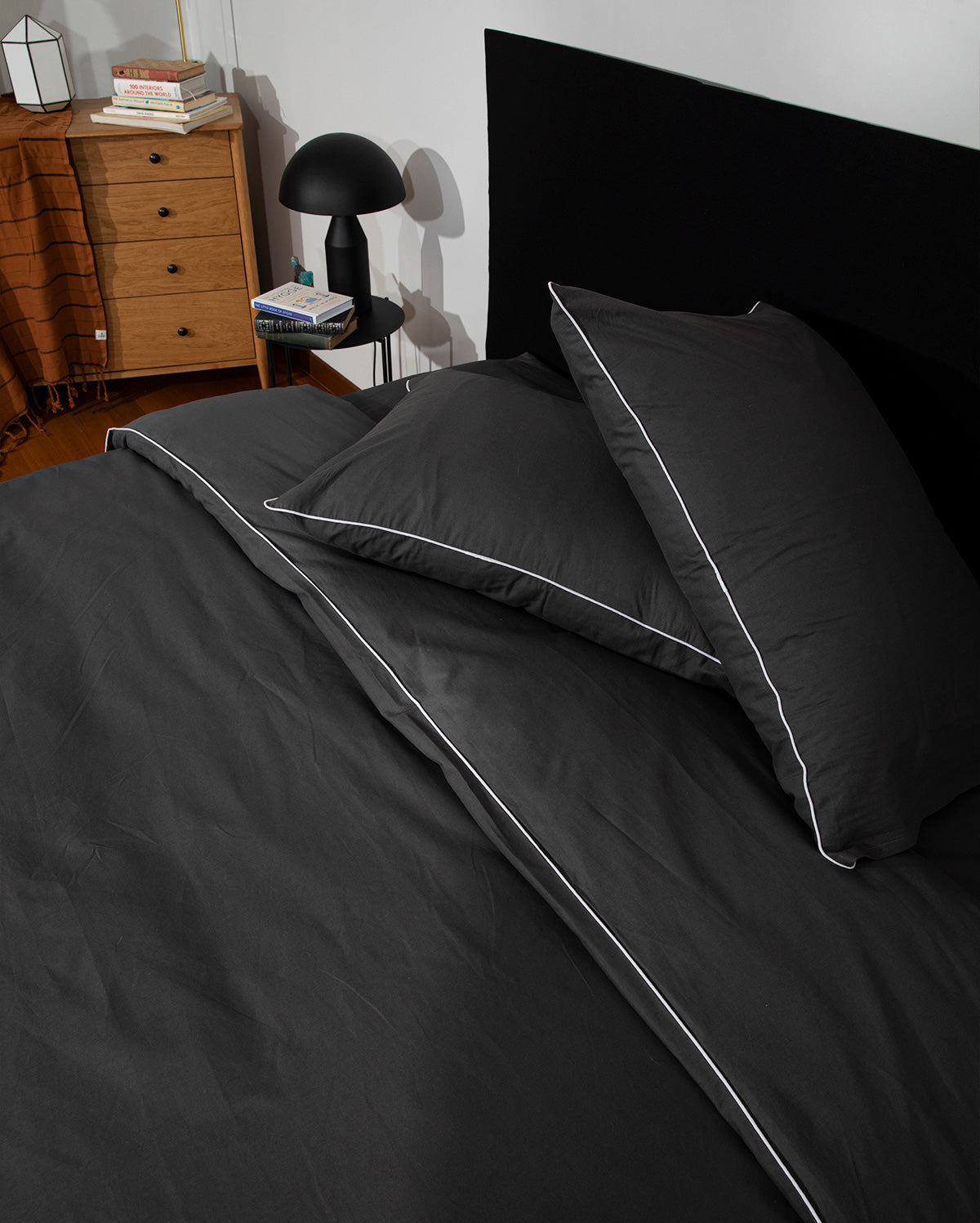 Classic Percale - Duvet Cover Set- Anthracite with White Piped Edge