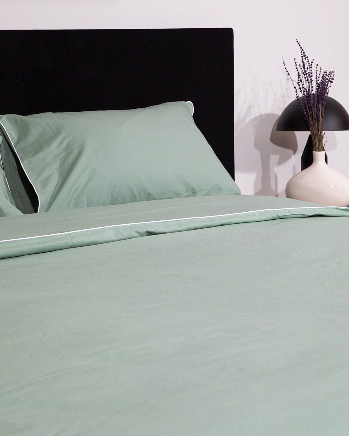 Classic Percale - Core Bedding Set - Jade Green with White Piped Edge