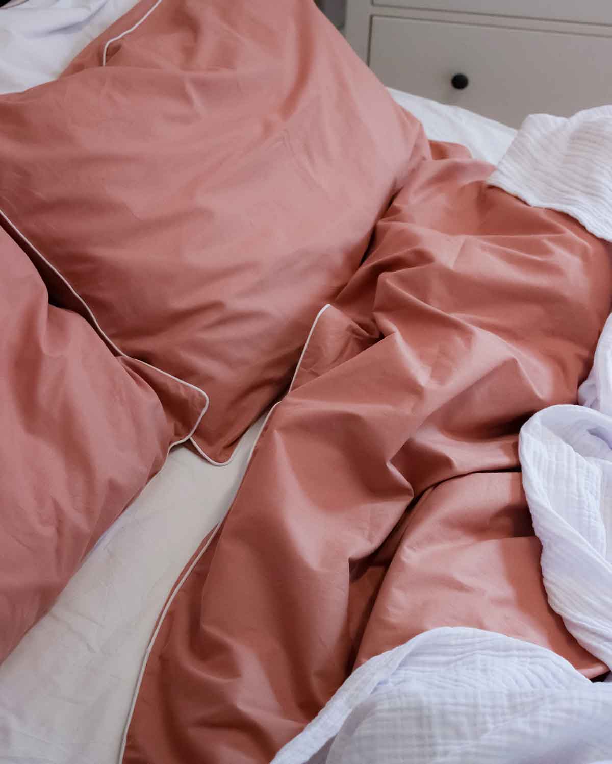 Classic Percale Pillowcase 2pcs- Peach with White Pipe Edge